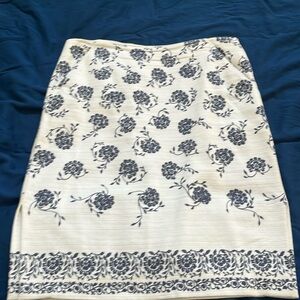 Like new LOFT pencil skirt